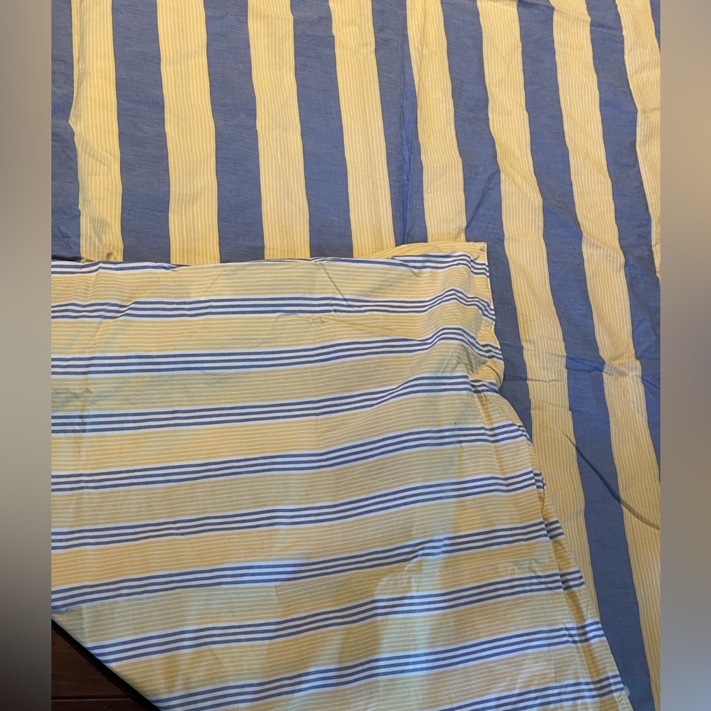 Pottery Barn reversible twin duvet cover